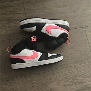 Nike Kids Shoes - Black and Pink